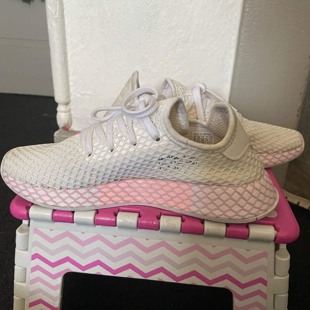 White Adidas Deerupt Runners